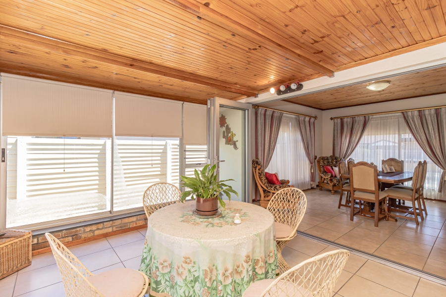 4 Bedroom Property for Sale in Goodwood Park Western Cape